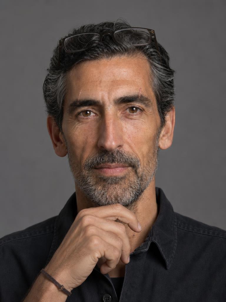 Dr. Alistair Graham
